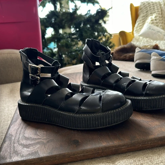 T.U.K platform moto sandal Gladiator style Black TUKskin™ size 7 sold out - Picture 7 of 12